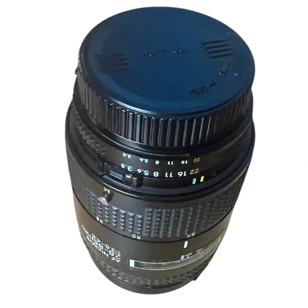 Nikon AF Nikkor 28–85mm f/3.5–4.5 Lens w/ Tokina UV 62mm Filter & Case Japan